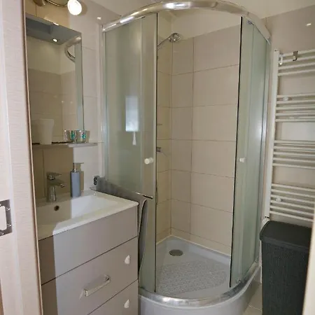 Lägenhet Kinder Apartman