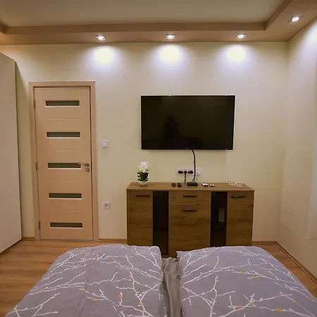 Kinder Apartman * Makó