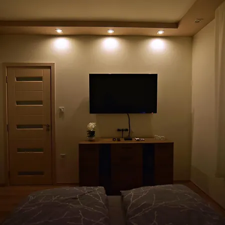 Lägenhet Kinder Apartman Makó