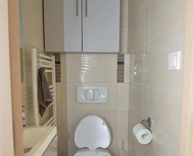 Kinder Apartman דירה *