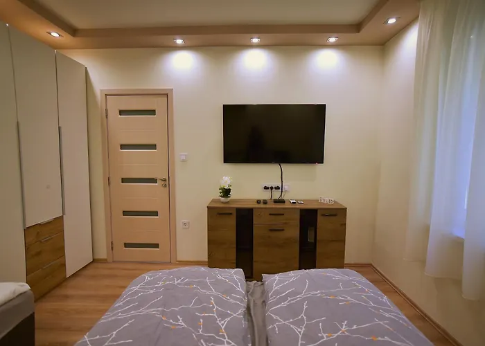 Kinder Apartman * Makó